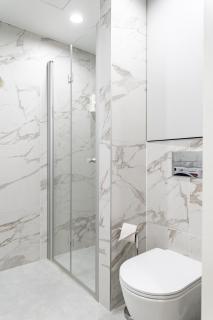 Stylish Studio with Balcony and Parking - 1