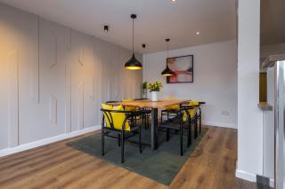 NexStay Bournemouth Retreat 5 Bed Luxe Bungalow - 1