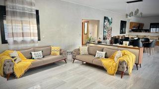 Luxury villa in Ngaparou - 1