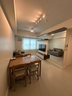 Larsen Living Where City Meets Serenity - 8