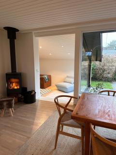 Stylish and peaceful seaside home near it all - 0