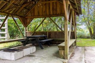 House with large enclosed garden campfire hut and shelter - 7