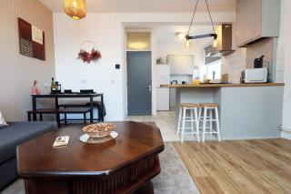 Cardiff Comfort House 5 Beds with Fast Wi-Fi - 2