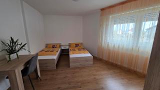 Helle & Großzügige Ferienwohnung - 3