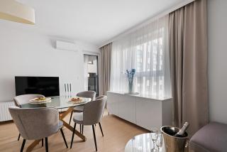 Pure Home Premium Apartments - Free Parking & AC - 8