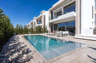 Azure Sama Villa - 0