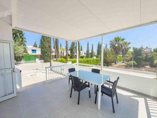 Iria Family Villas - Kid Friendly, Walk to The Beach - 7