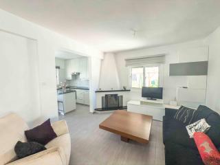 Iria Family Villas - Kid Friendly, Walk to The Beach - 5