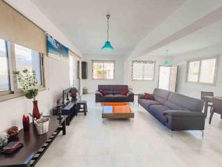 Pierre 9 Villa - Private Pool, Jacuzzi, Seaview - 5