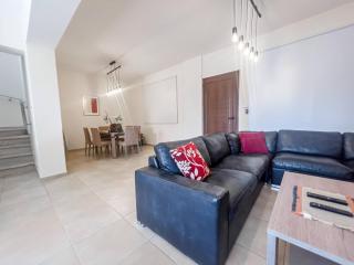 Pernera Seaside Villa - Sun, Sea, Poolside Bliss - 8