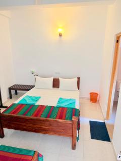 Vishmee Holiday Inn - 8