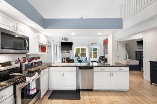 Vacay Getaway - Condo for 8 - 4