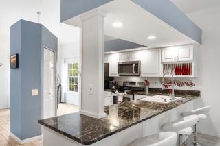 Vacay Getaway - Condo for 8 - 2