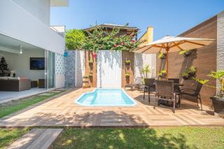 Casa com piscina e área de lazer com 08 dormitórios - 1