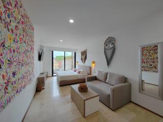 Playa Retreat with Pool, near 5th Avenue & beach - 4