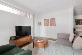 Blueground Nine Elms rooftop pool nr Thames LON-682 - 7