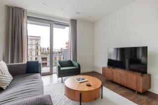 Blueground Nine Elms rooftop pool nr Battersea Park LON-684 - 9