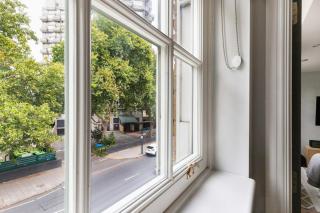 Blueground Lambeth balcony nr Thames LON-646 - 6