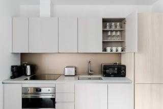 Blueground Nine Elms rooftop pool nr Thames LON-681 - 3