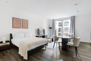 Blueground Nine Elms rooftop pool nr Thames LON-681 - 2