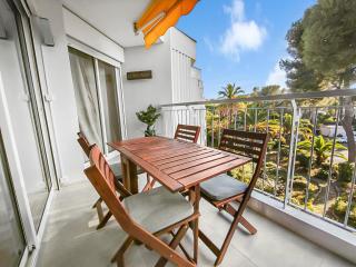 Appart moderne, piscine, parking proche des plages - 0