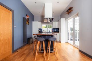 Seaview Cottage Schoolhouse 2 - 2