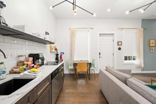 Free Downtown Parking Walk to Stadiums and Shopping - 8