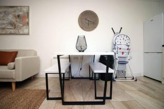 Rustic Design Retreat Opposite Principality Stadium - 9