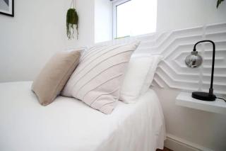 Rustic Design Retreat Opposite Principality Stadium - 4