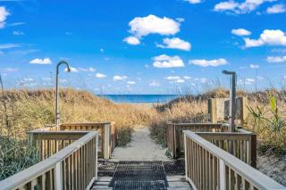 Beach Cove Resort Unit 423 Oceanfront Condo with Balcony - 1