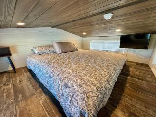 The Cozy Cloud with Pool and Hot Tub - 3