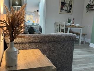 Modern 2BR Blairgowrie Cottage - 3