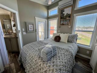 The Blue Nook a Tiny Home Retreat - Austin - 3