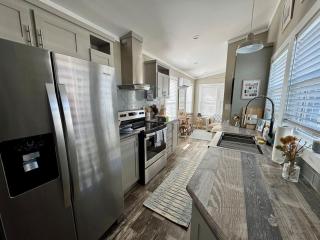 The Blue Nook a Tiny Home Retreat - 1