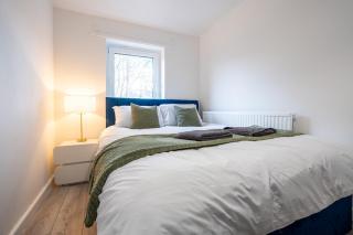 Modern Central Cardiff Flat Sleeps 6 - 8