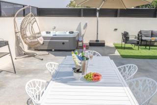 רוי סוויטות בוטיק - 2 סוויטות עם מרפסת פרטית - 2