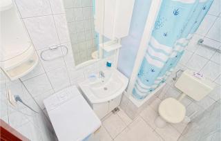 Lovely Apartment In Zivogosce With Wifi - 2