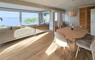 Amazing Home In Gressvik With Wifi - 9