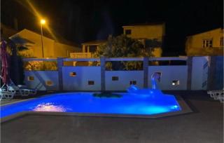 Beautiful Apartment In Vodice - 4