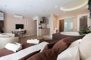 Perfect Romantic Getaway Cozy Retreat with Jacuzzi - 7