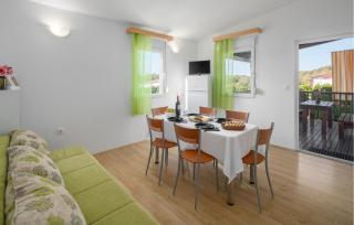 Amazing Home In Tinjan - 3
