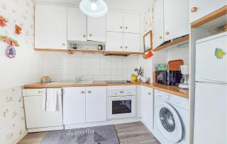 2 Bedroom Amazing Apartment In Royan - 5