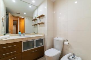 Carol Suites Fira Barcelona Habitaciones privadas en apartamento - 1