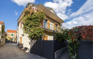 Amazing Home In Kastel Stari With Wifi - 3