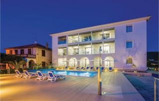 Gorgeous Apartment In Punat With House Sea View - Punat - 1