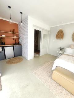 4 Poles Hideaway - 3