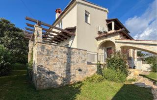 Beautiful Home In Liznjan - 0