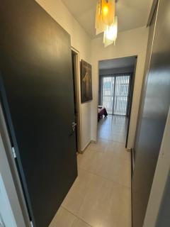 Amplio y Luminoso Departamento Arenales - 4