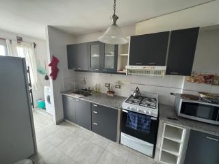 Amplio y Luminoso Departamento Arenales - 2