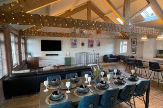 The Loft - 4 Bedroom Apartment with Hot Tub - 5